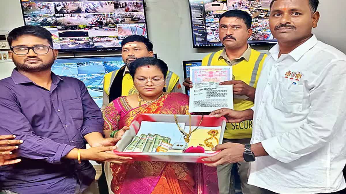 BAG DROPPED ON GHAT ROAD
