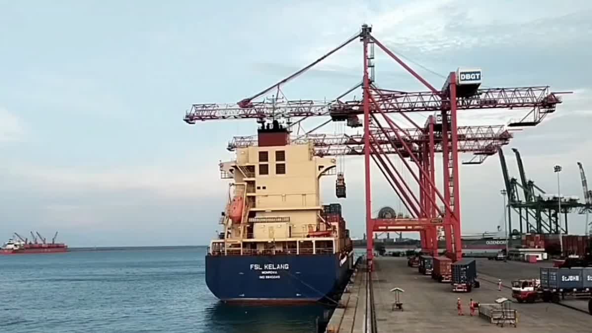 தூத்துக்குடி வ.உ.சி துறைமுகம்