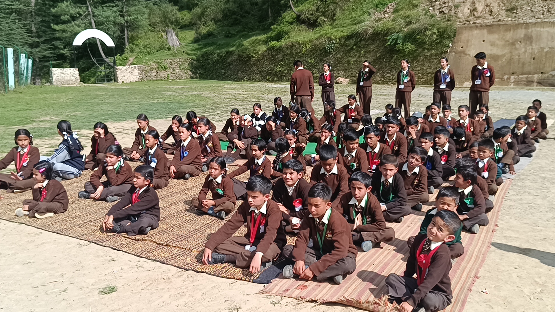 9वीं से 12वीं के बच्चों के लिए मिड डे मील की व्यवस्था