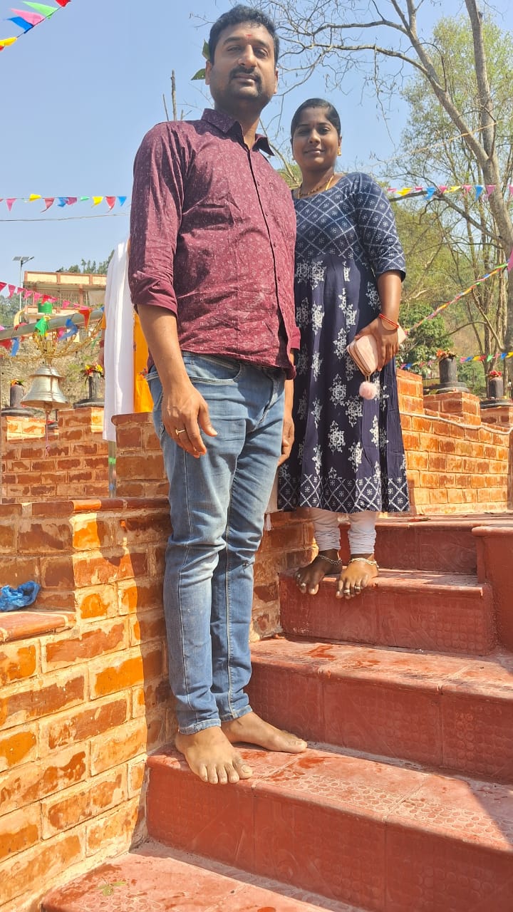 ବରଗଡ଼ ବ୍ଲକ ସରଲା ଗାଁର ଗୁନମ ଜୟ କ୍ରିଷ୍ଣା, ଗୁନମ ସାଇ ବିନ୍ଦୁ କୁମାରୀ ଏବଂ ସେମାନଙ୍କର ଛୋଟ ଝିଅ ଗୁନମ ହରେ କ୍ରିଷ୍ଣା ନେପାଳରେ ନିଖୋଜ ଥିବା ଜଣାପଡ଼ିଛି।