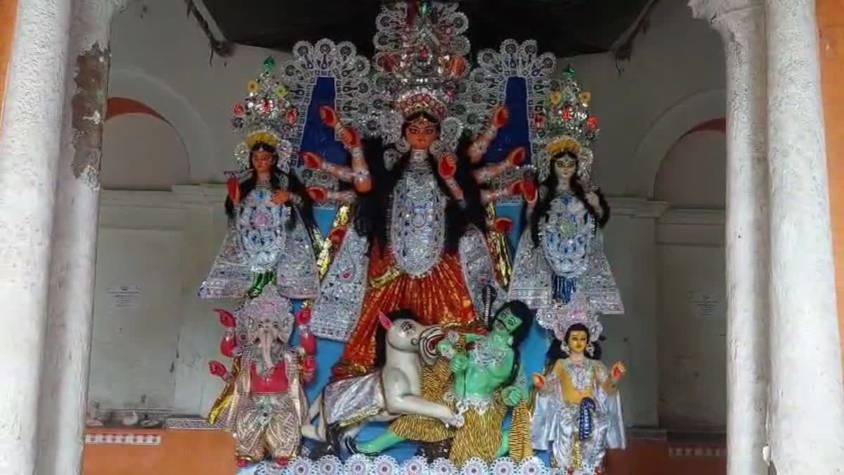 Datta Chowdhury family durga puja