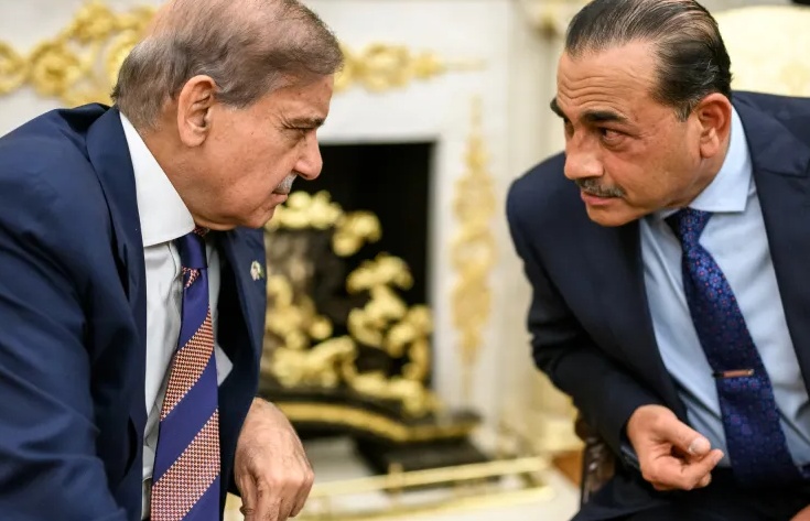 وائٹ ہاؤس میں پاکستانی وزیراعظم شہباز شریف اور فیلڈ مارشل عاصم منیر