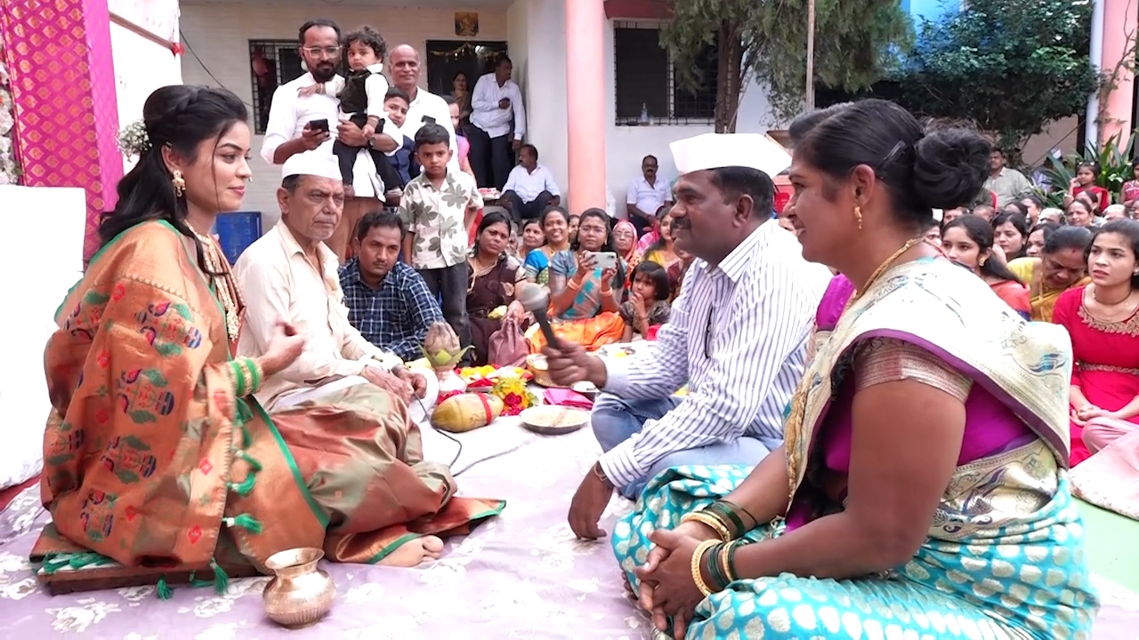 Online Engagement Across Oceans: Vaijapur Bride, London Groom Tie the Knot Virtually