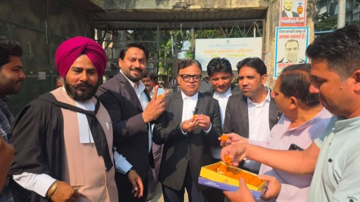 Samajwadi Party Leader Azam Khan, His Son Get Bail In Dual PAN Card Case