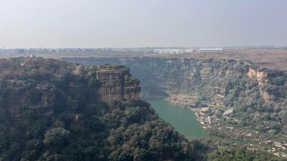 रीवा में महाना नदी का चमत्कार, विंध्य की वादियों में वाटरफॉल्स और किलों ...