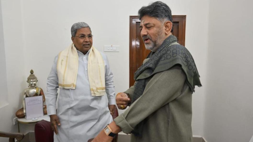 DK Shivakumar meets Siddarmaiah for breakfast