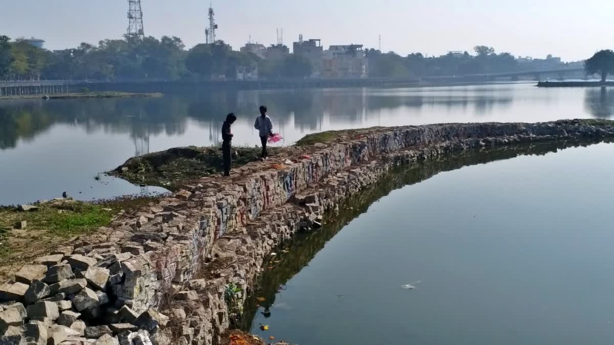 polluted water bodies in city