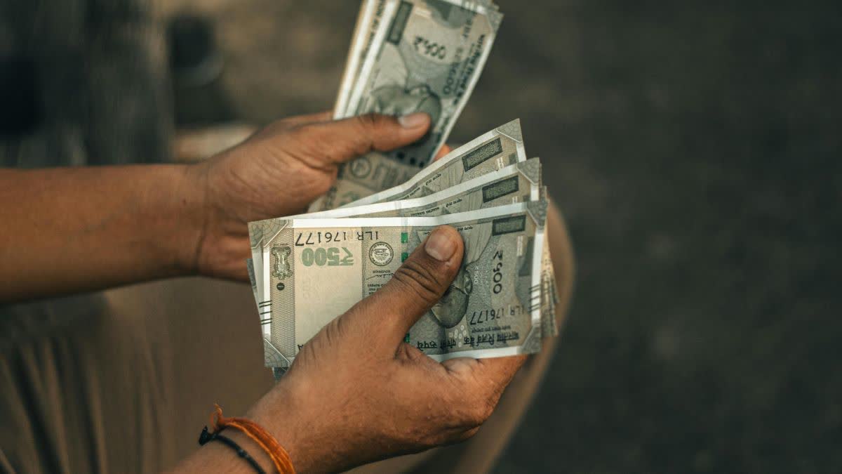 بے روزگار نوجوانوں کو ملے گا بارہ ہزار روپے کا الاؤنس