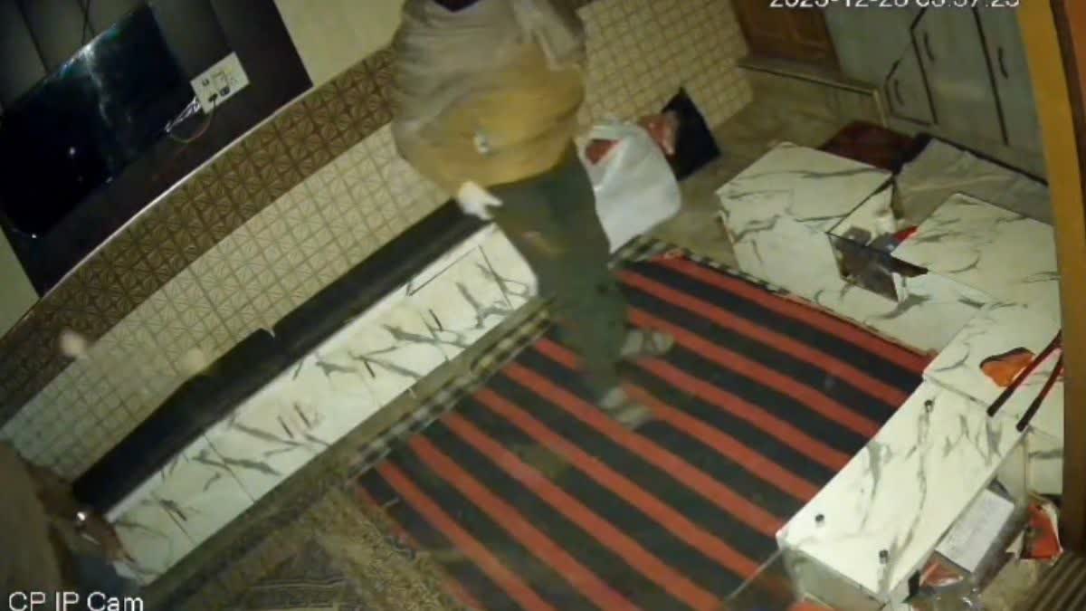 Nuh jewelry shop theft