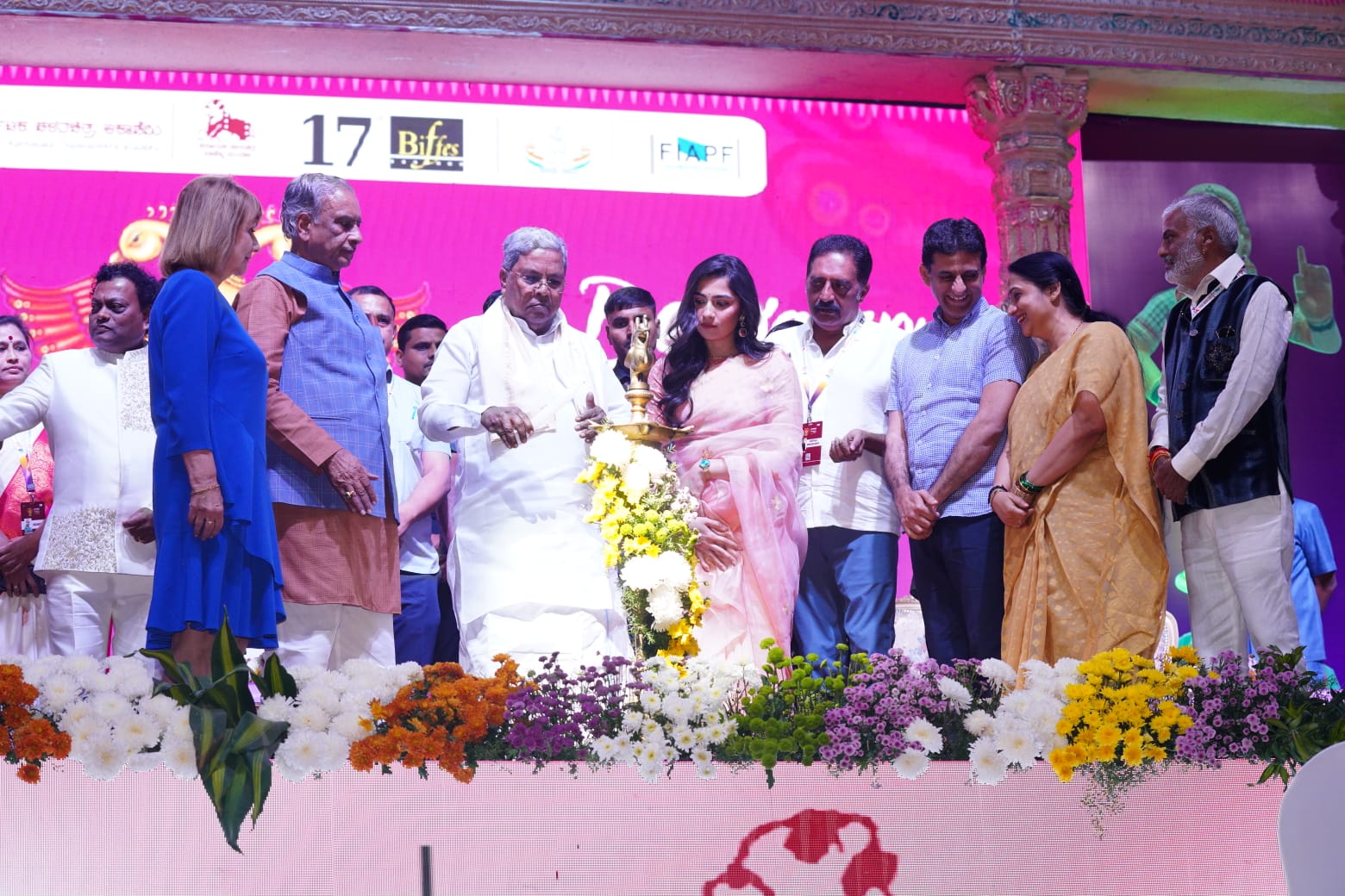 cinema-should-show-the-reality-of-society-cm-siddaramaiah