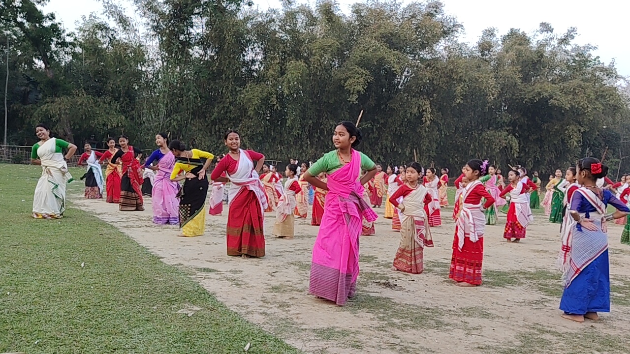 Preparations for Rongali Bihu in Tinsukia, weavers are busy weaving Bihuwan