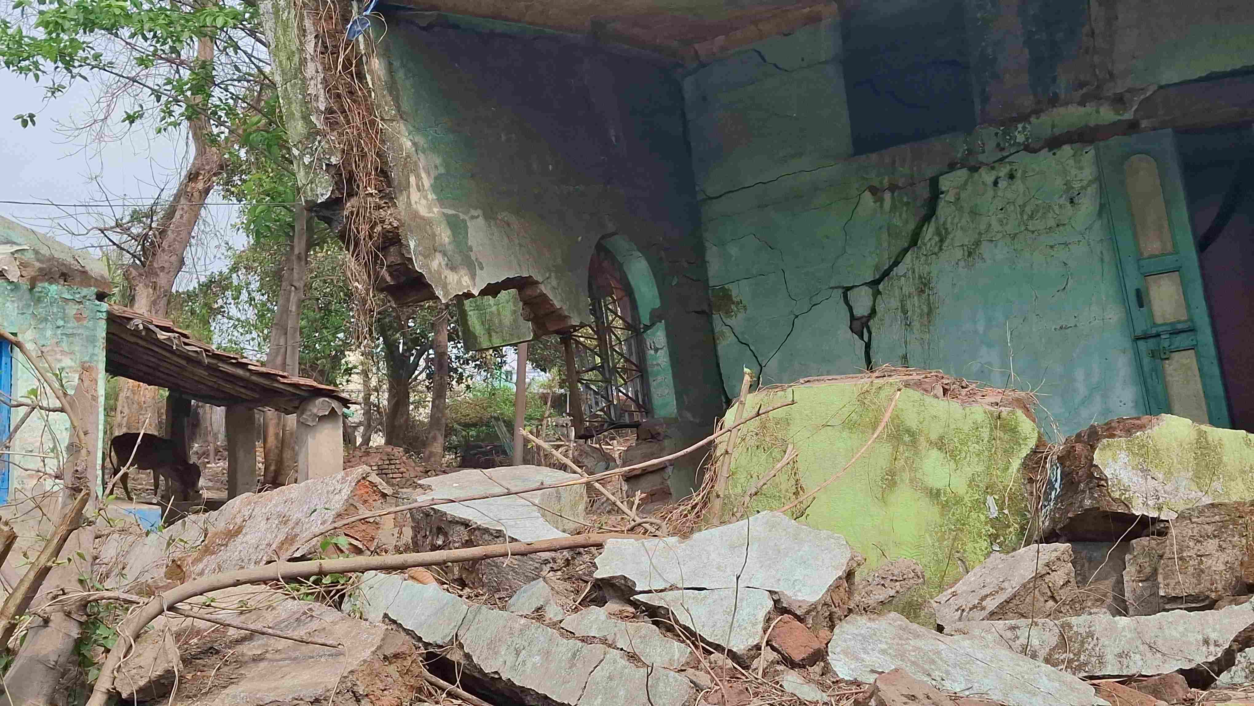 Raniganj: The Sinking Heart Of Bengal’s Coal Belt Where Poll Promises ‘Hollow Out’ Like The Earth Below