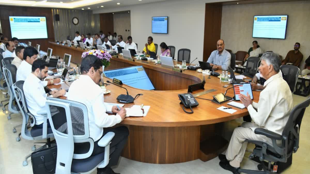 AP_Cabinet_Meeting