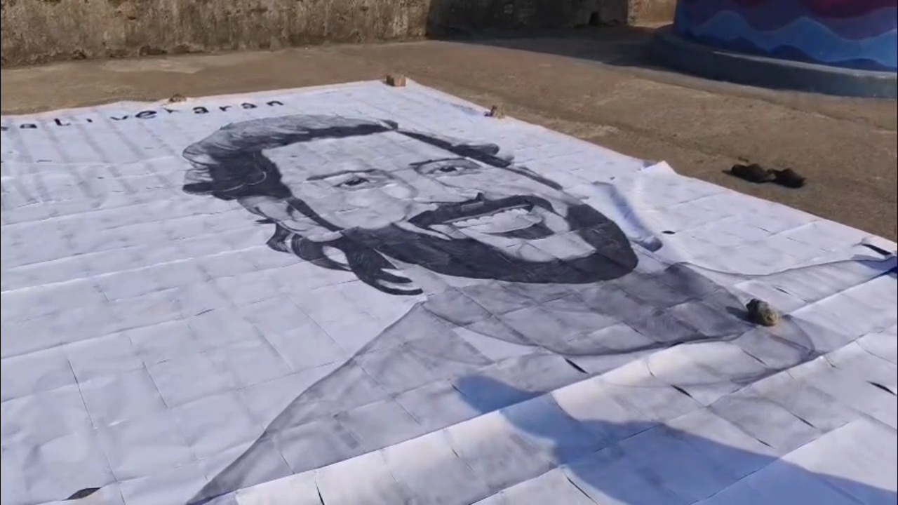 500 કાગળોમાંથી 25 ફૂટનું ભવ્ય સ્કેચ