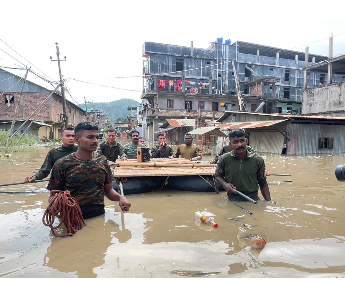 ASSAM RIFLES ASSIST IN RELIEF