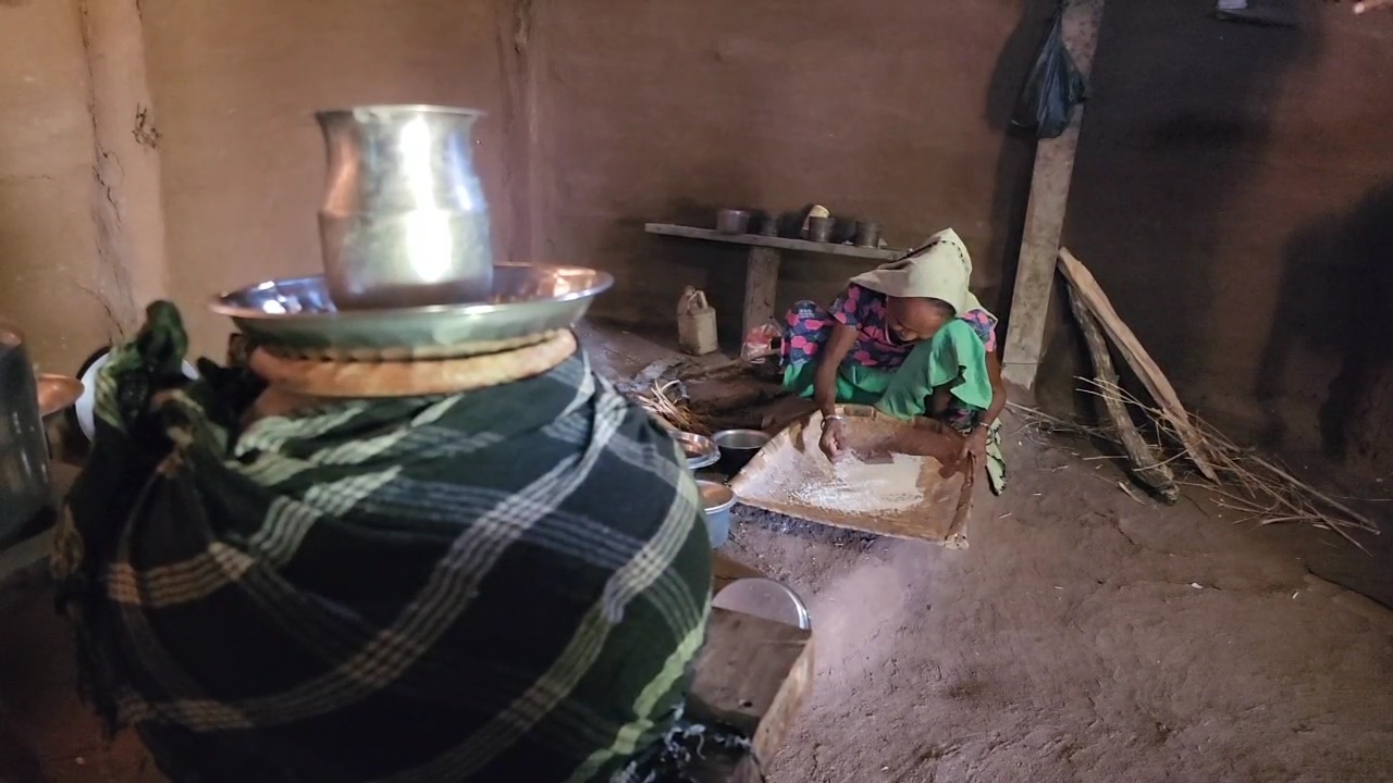 I Cook In Gujarat And Eat In Maharashtra: Tale Of One Woman & Two States