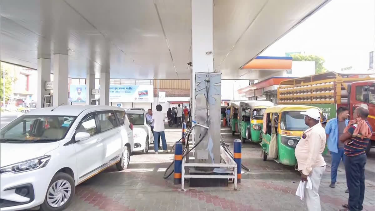 CNG Prices At Rs 86 Per Kg In Mumbai After Rs 2 Hike; Piped Cooking Gas Costly By 50 Paise Representational Image