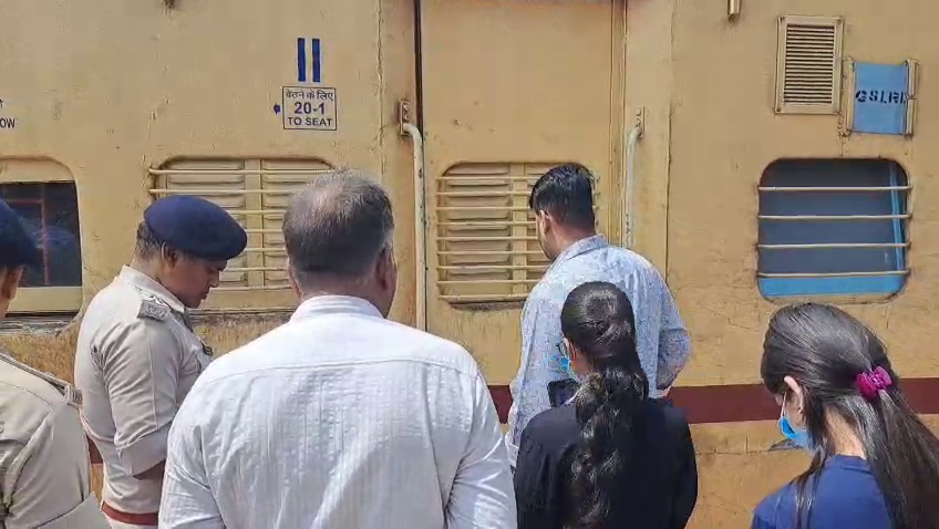 पुणे-दानापुर स्पेशल ट्रेन में यात्री की मौत