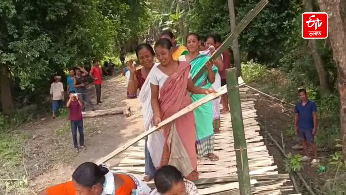 group of women of Majuli built a 100metre-long bamboo bridge in the Purani Chapori