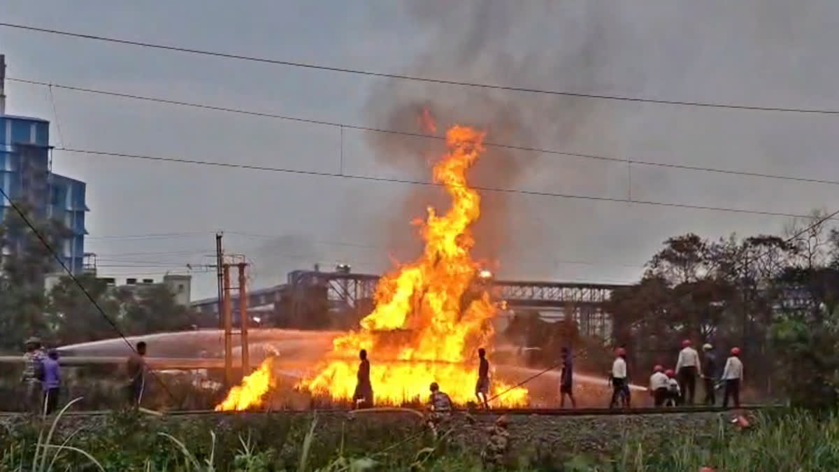 Several Injured As Fire Breaks Out In Haldia Petrochemicals' Naphtha Pipeline In Bengal