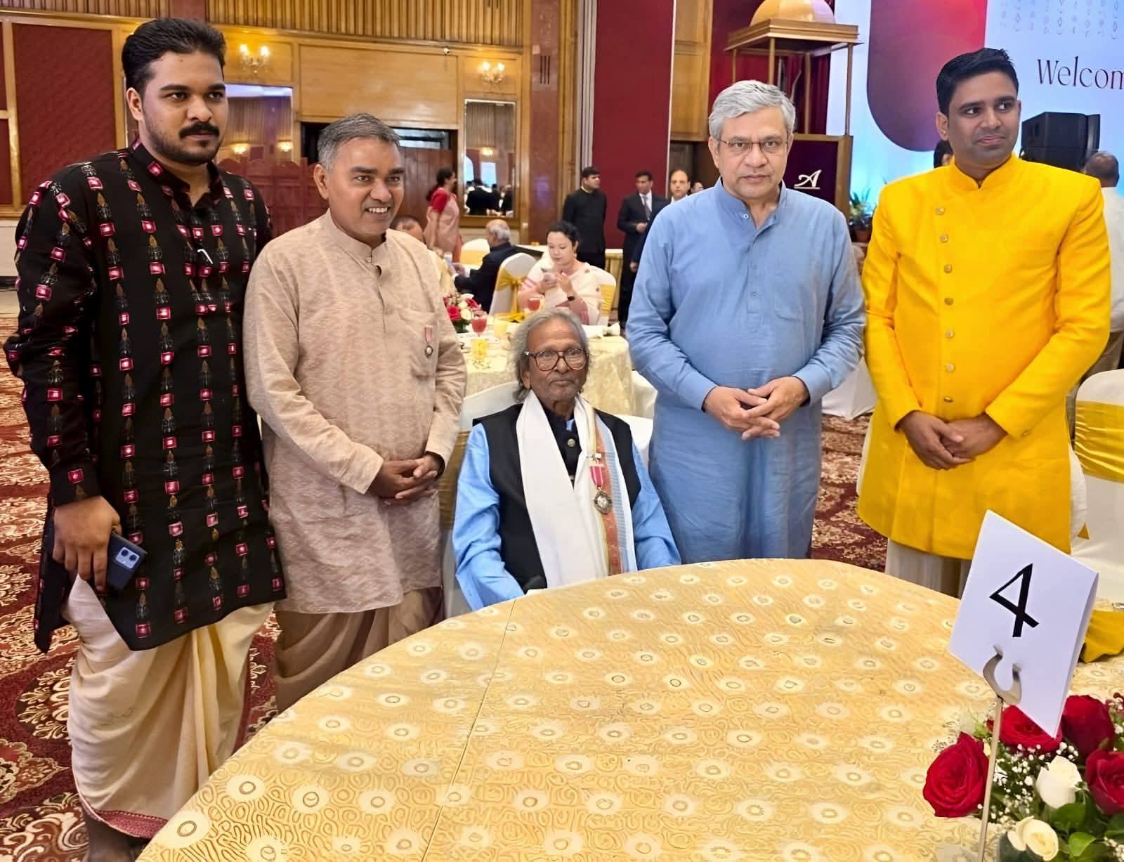 Padma Shri awardee dance guru Seemanchal Patra with Ashwini Vaishnav