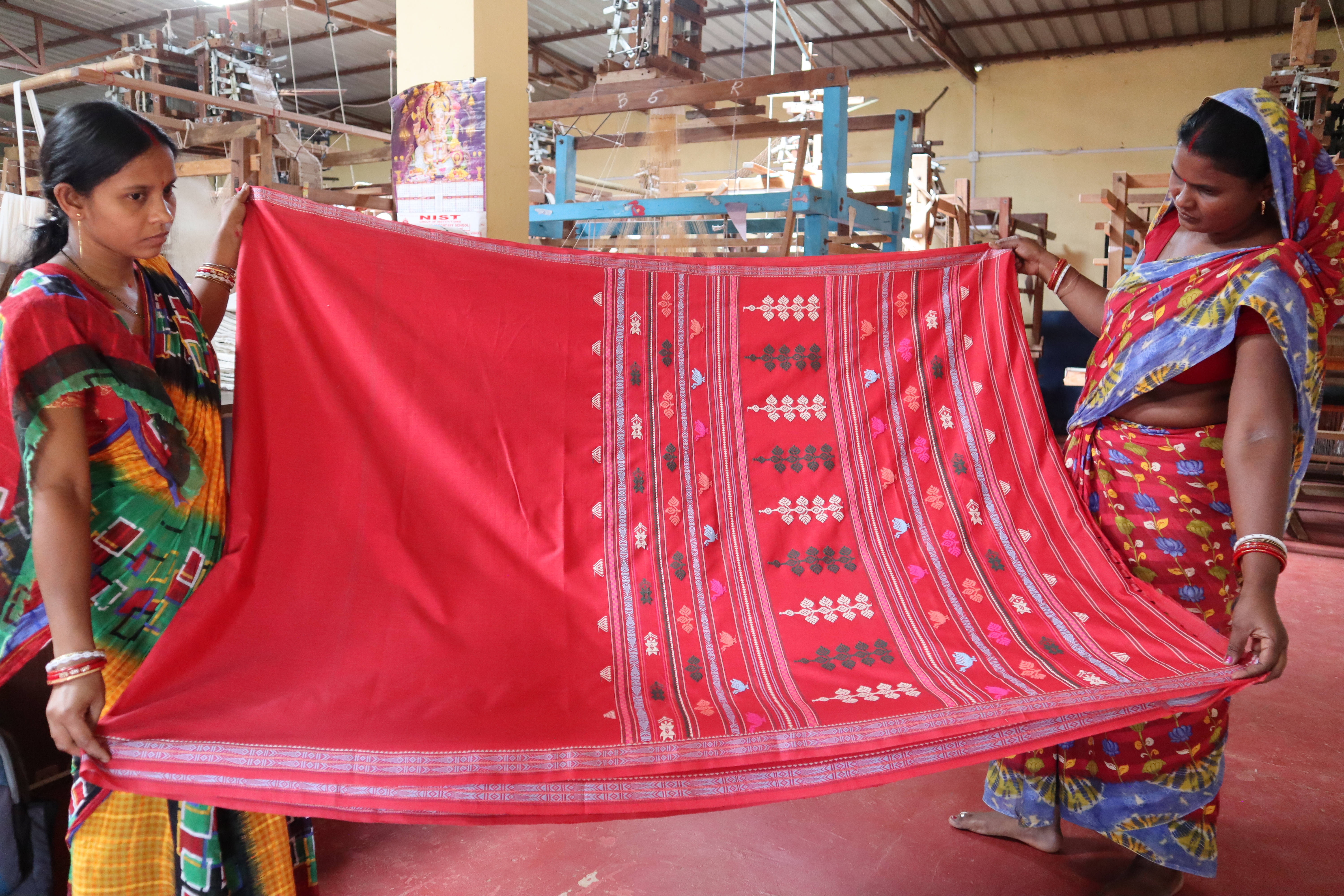 Weaving Santali Dreams In Threads: How 800 Tribal Women Turn Micro-Entrepreneurs In Mayurbhanj