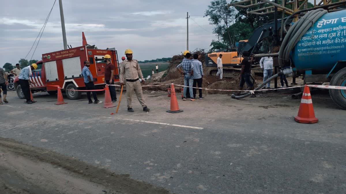 जेसीबी की खुदाई से हाईप्रेशर गैस पाइपलाइन फटी