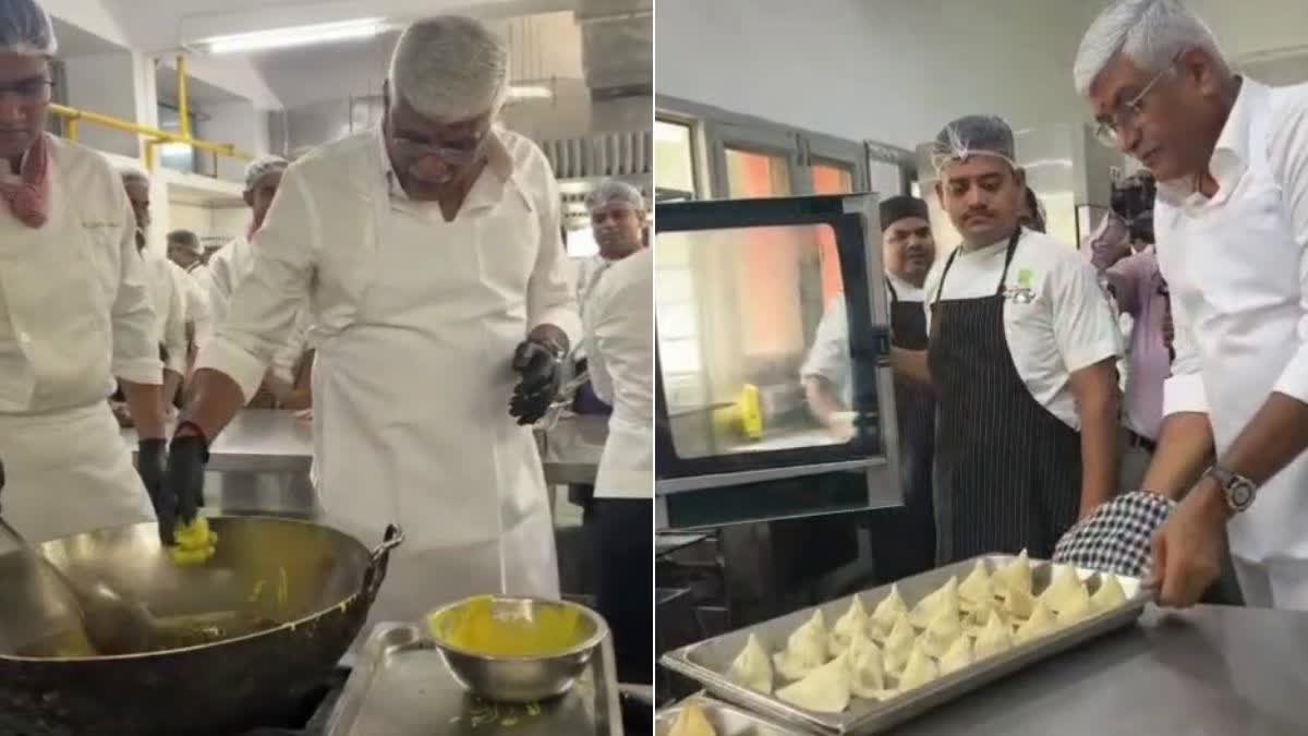 शेखावत ने बनाए समोसे और पकौड़े