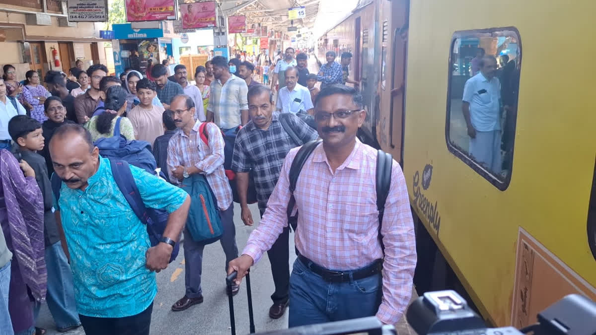 kerala tourists narrow escape