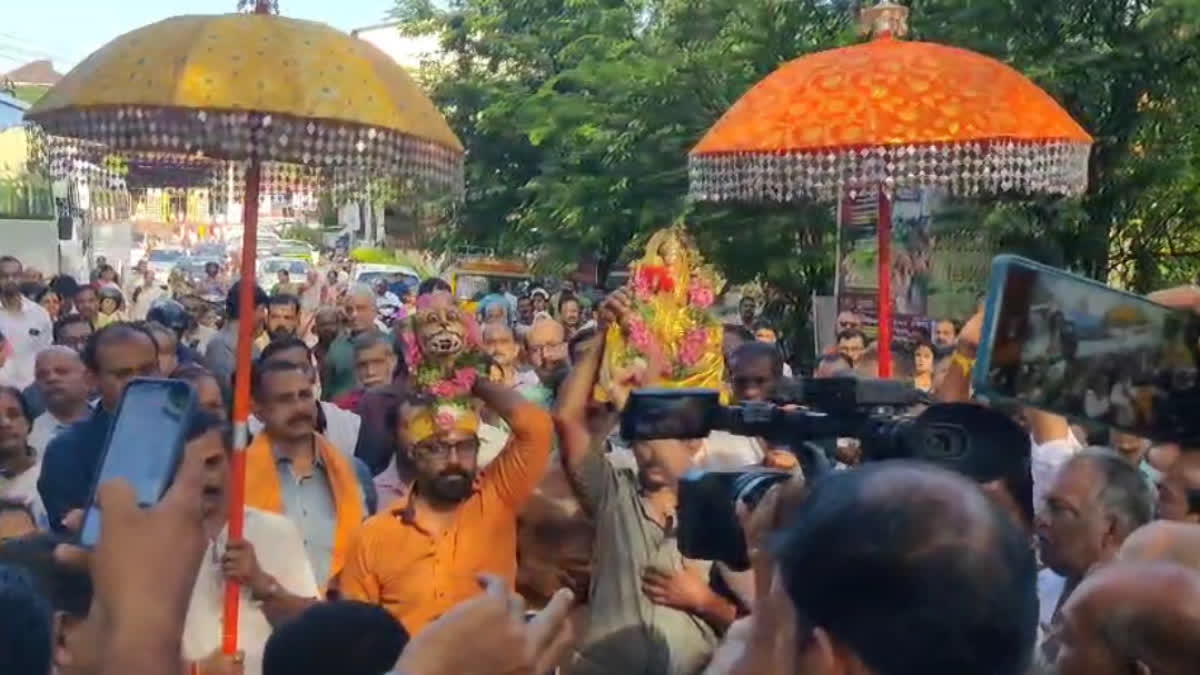 Suryakalady Mana  Ooruchuttu Vallamkali Kottayam  Kumaranalloor Devi Temple  Uthruttathi boat race