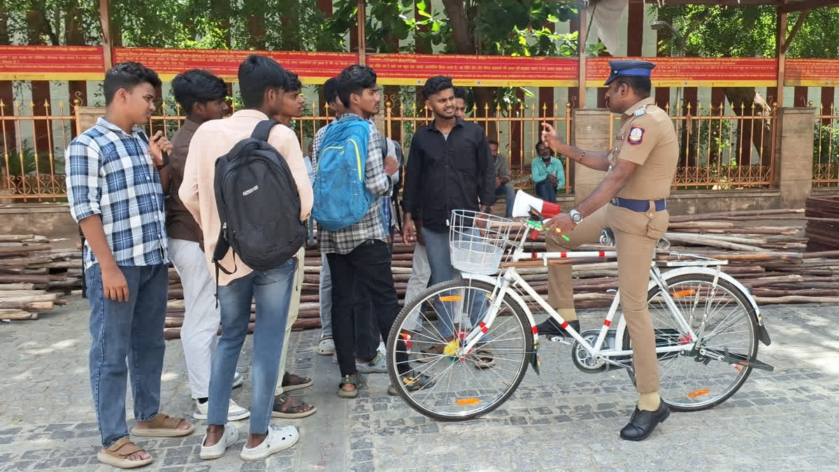 Madurai Police Introduce Cycle Patrol Ahead Of Meenakshi Amman Temple Consecration Madurai Police Introduce Cycle Patrol Ahead Of Meenakshi Amman Temple Consecration