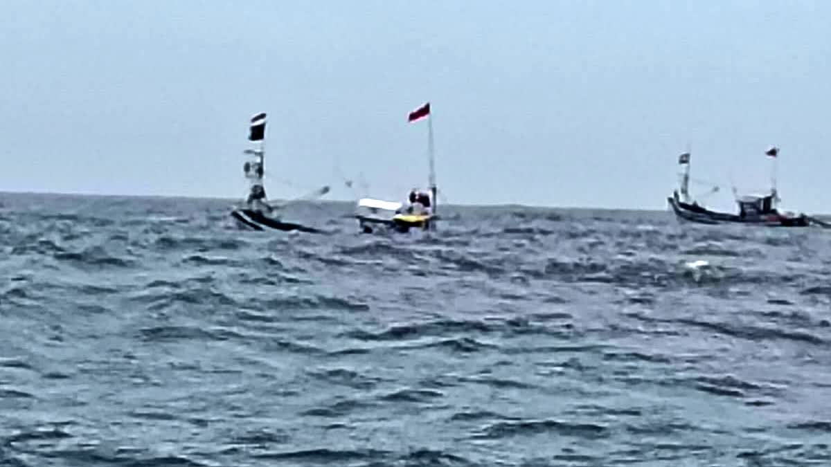 Fishing boat capsizes near Anjadeev Island
