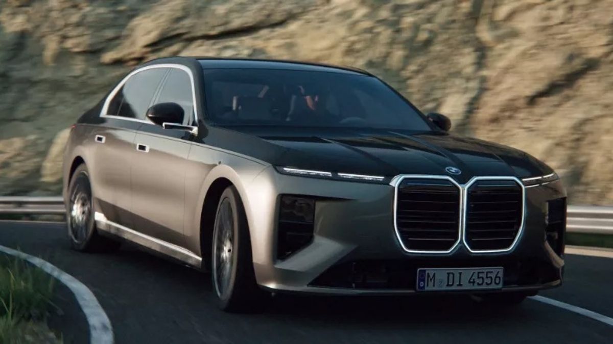 W 7 Series Facelift