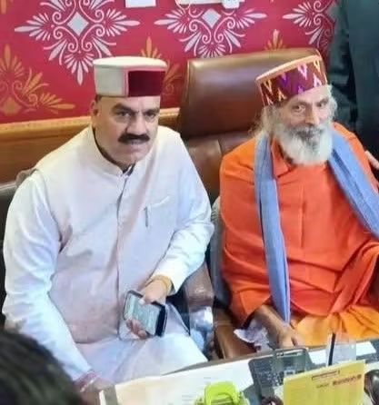 बड़सर विधायक केडी लखनपाल के साथ पूर्व विधायक राम रतन