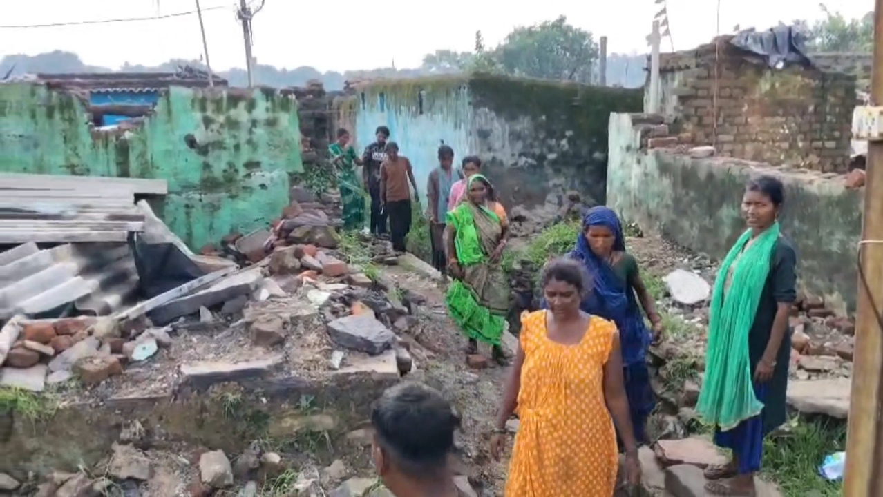 Ground collapses in Dhanbad
