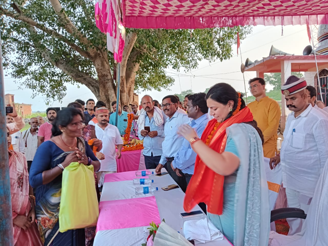 लोगों के बीच बनाई थी अच्छी पकड़.