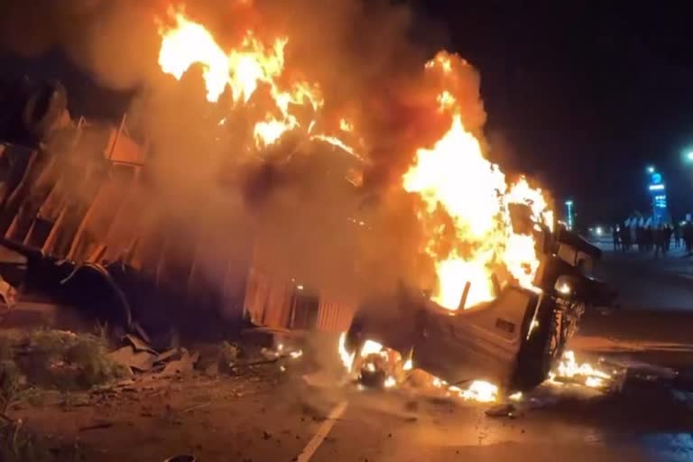 ट्रक में लगी भीषण आग, चालक की जिंदा जलकर दर्दनाक मौत