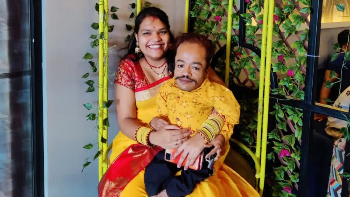 “மனிதர் உணர்ந்து கொள்ள இது மனித காதல் அல்ல; அதையும் தாண்டி புனிதமானது”