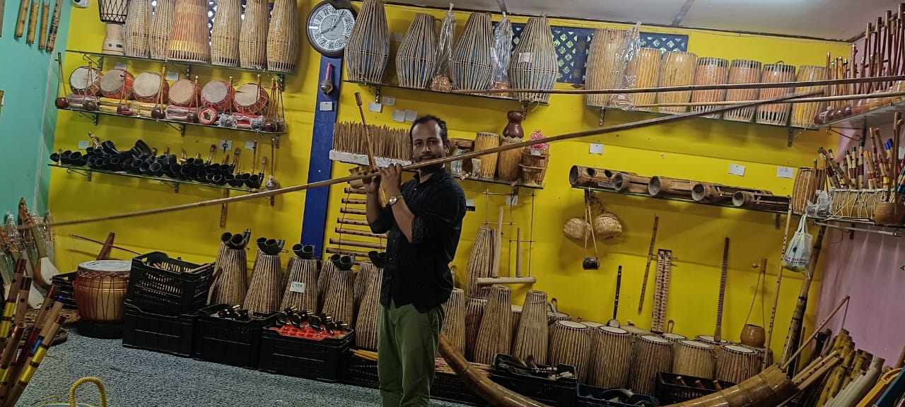 Making and preservation  of lost  folk instruments by Parth Pratim Neog