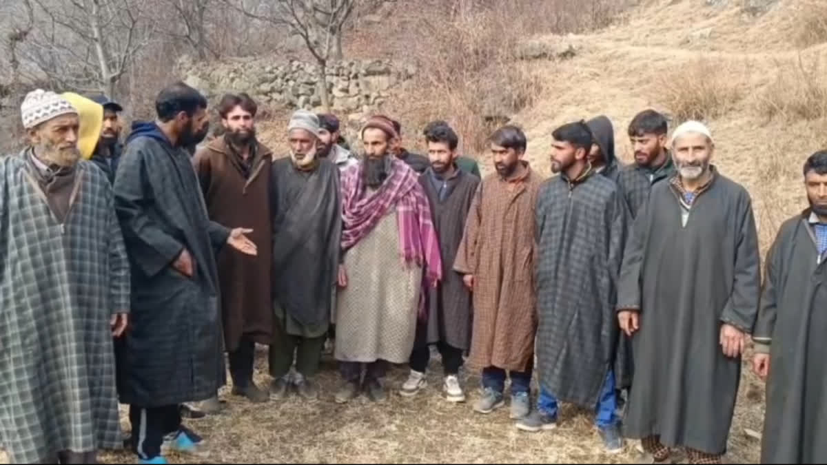 ترال۔ پینے کے پانی سے محروم برنواڈ کے لوگ سراپا احتجاج