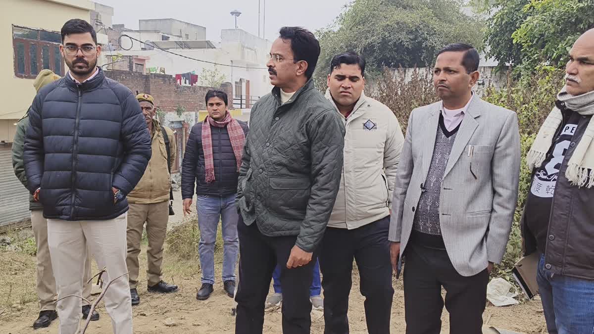 سنبھل: جامع مسجد کے قریب قبرستان کی آٹھ بیگھہ زمین پرمبینہ قبضے، 22 مکانات اور دکانوں کی نشاندہی