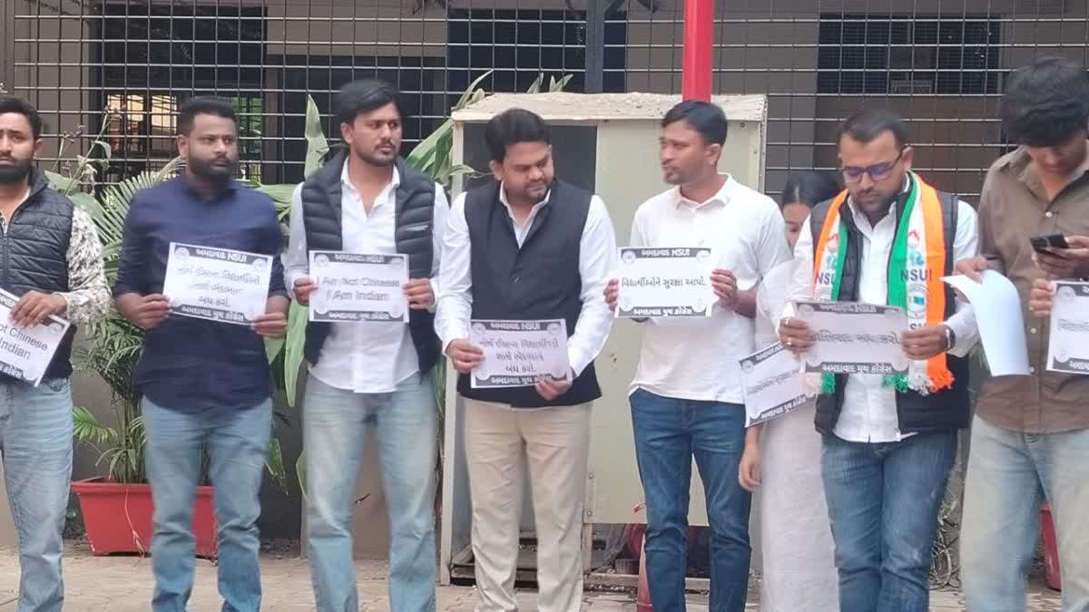 અમદાવાદ: એન્જલ ચકમાને શ્રદ્ધાંજલિ આપતા NSUI અને યુથ કોંગ્રેસે કરી ન્યાયની માંગ