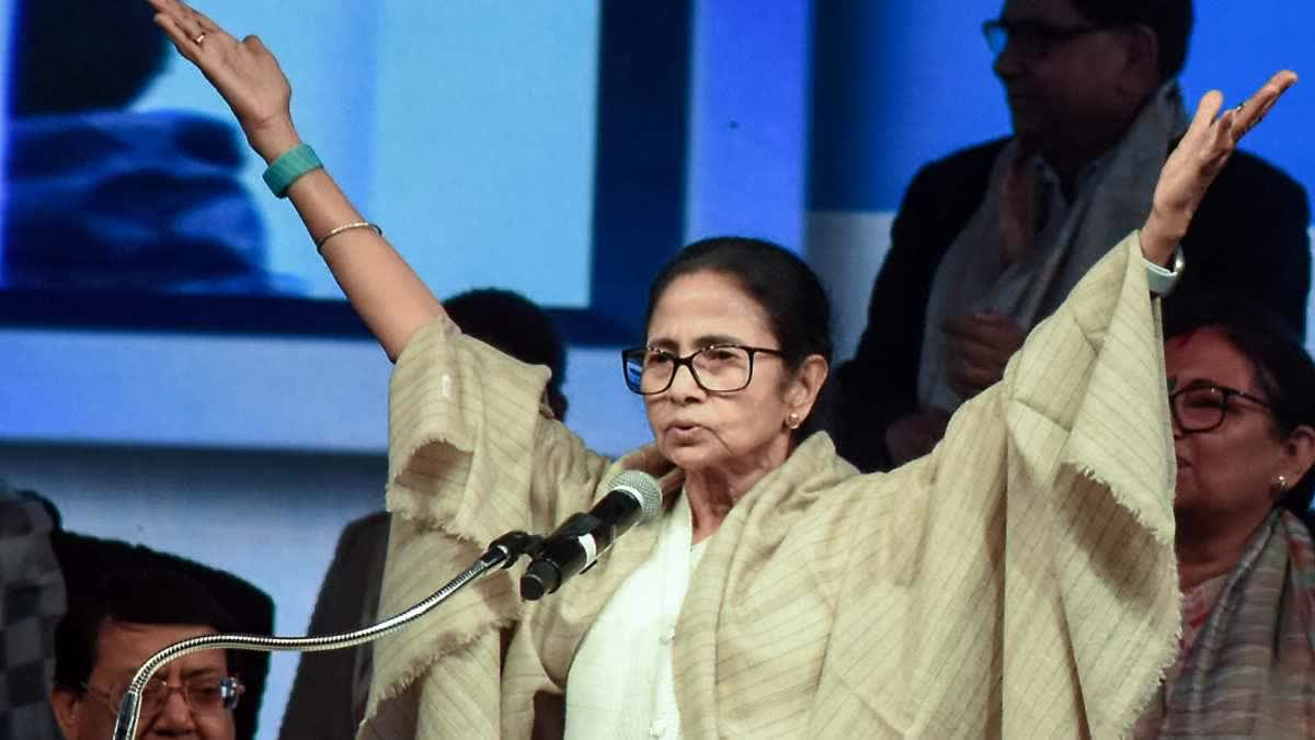 West Bengal CM Mamata Banerjee hits back at Amit Shah rejects allegations on border fencing Urdu News