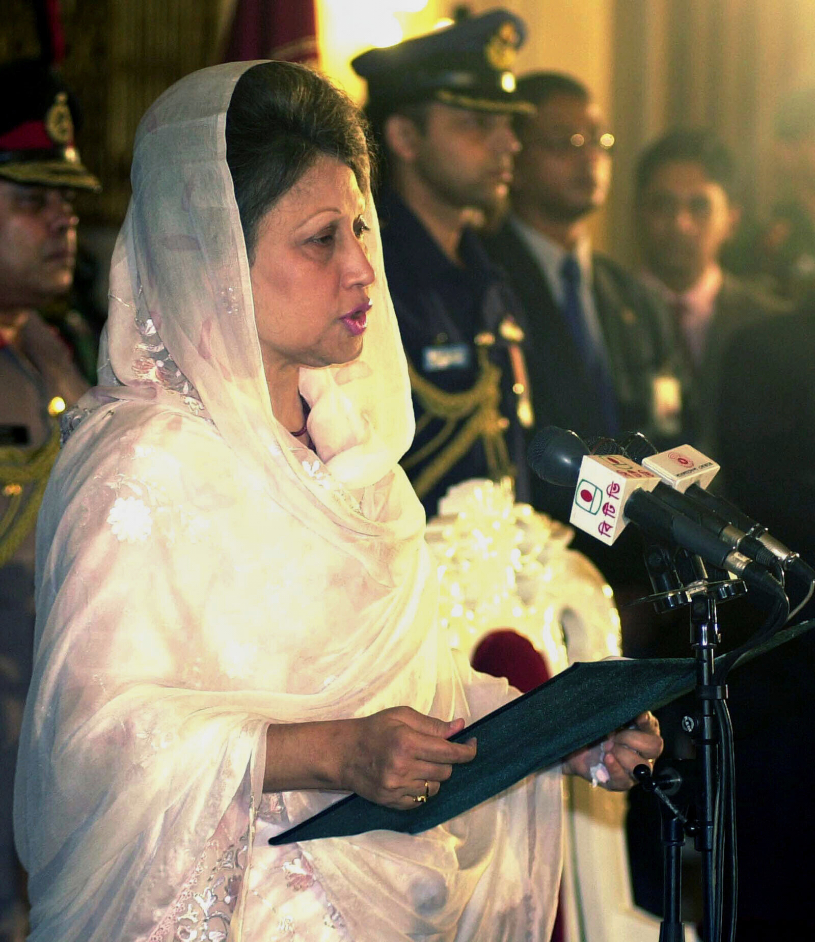 خالدہ ضیاء کا بنگلہ دیش کی وزیر اعظم بننے سے لے کر قید اور رہائی تک کا سفر