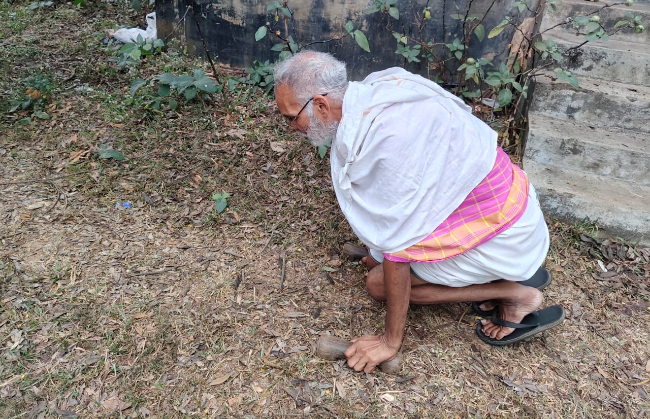 Sanskrit scholar who is engaged in unremitting pursuit of knowledge despite his physical disability