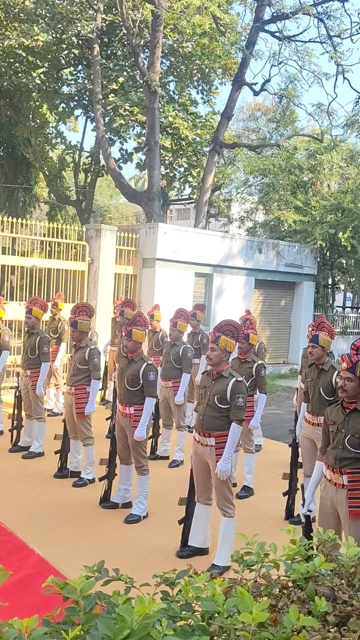 રાજ્યના પોલીસ વડાને ગાર્ડ ઓફ ઓનર આપવામાં આવ્યું હતું