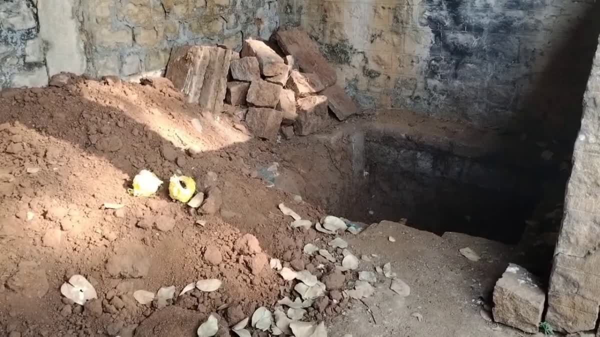 miscreants-search-benakanahalla-temple-for-treasure-practicing-witchcraft