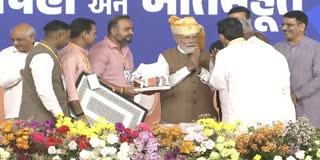 PM મોદી વાવ થરાદની મુલાકાતે, વિવિધ વિકાસ કાર્યોના લોકાર્પણ કર્યા