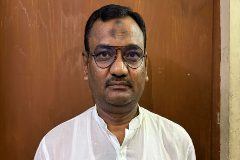 Lotin tilidagi videoni tomosha qiling