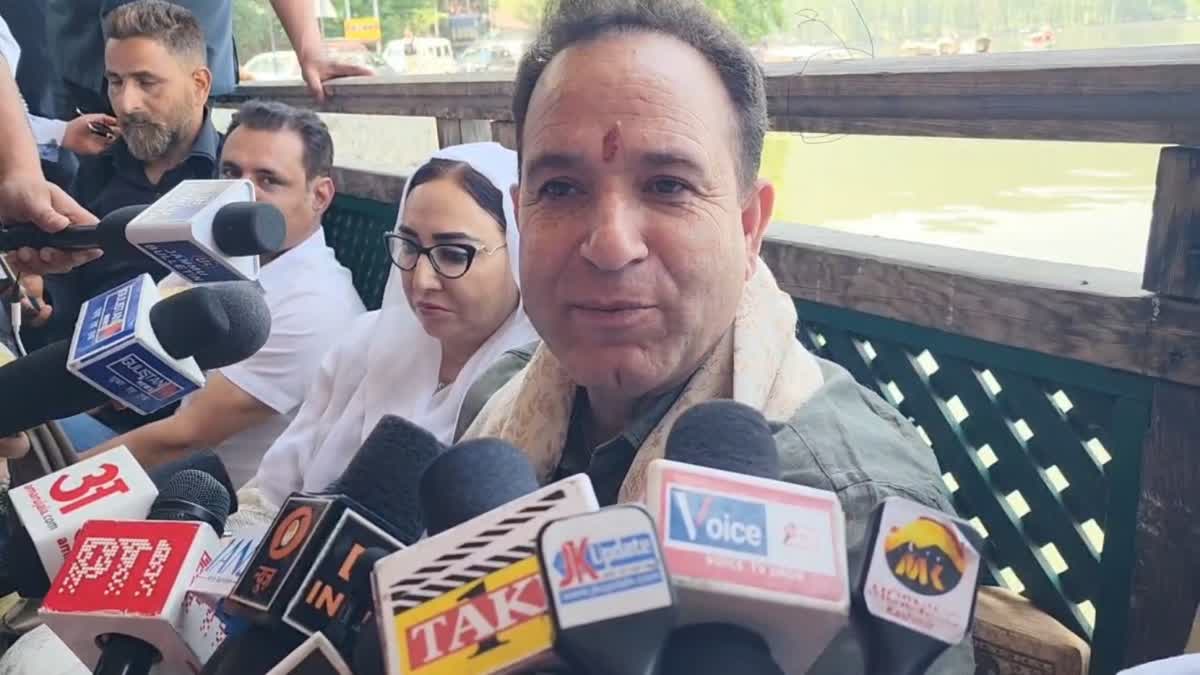 جموں و کشمیر کے اپوزیشن لیڈر سنیل شرما کا عبداللہ خاندان پر حملہ